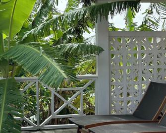 Oceanfront Studio w/Amazing Views and Private Beach Access. - St. John's