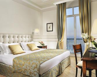 Royal Hotel San Remo - San Remo - Κρεβατοκάμαρα