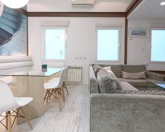 Oshun Salamanca III Midstay - Madrid - Sala