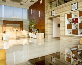 Cj Pallazzio - Salem - Lobby