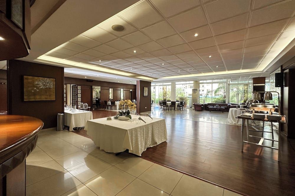 فندق كوزموبوليتان بيروت