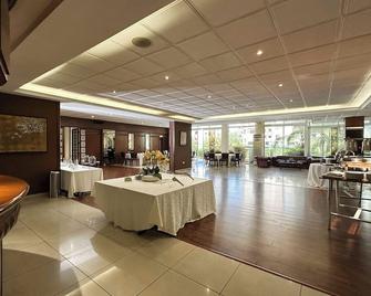 Cosmopolitan Hotel - Beirut - Restaurant