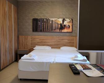 Barretos Park Hotel - Barretos - Schlafzimmer