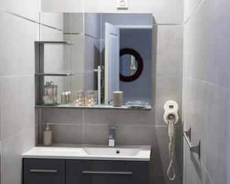 Domaine Castell de Blés - Saint-Génis-des-Fontaines - Bathroom