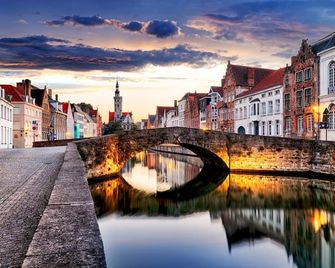 Amato-Brugge - Brujas