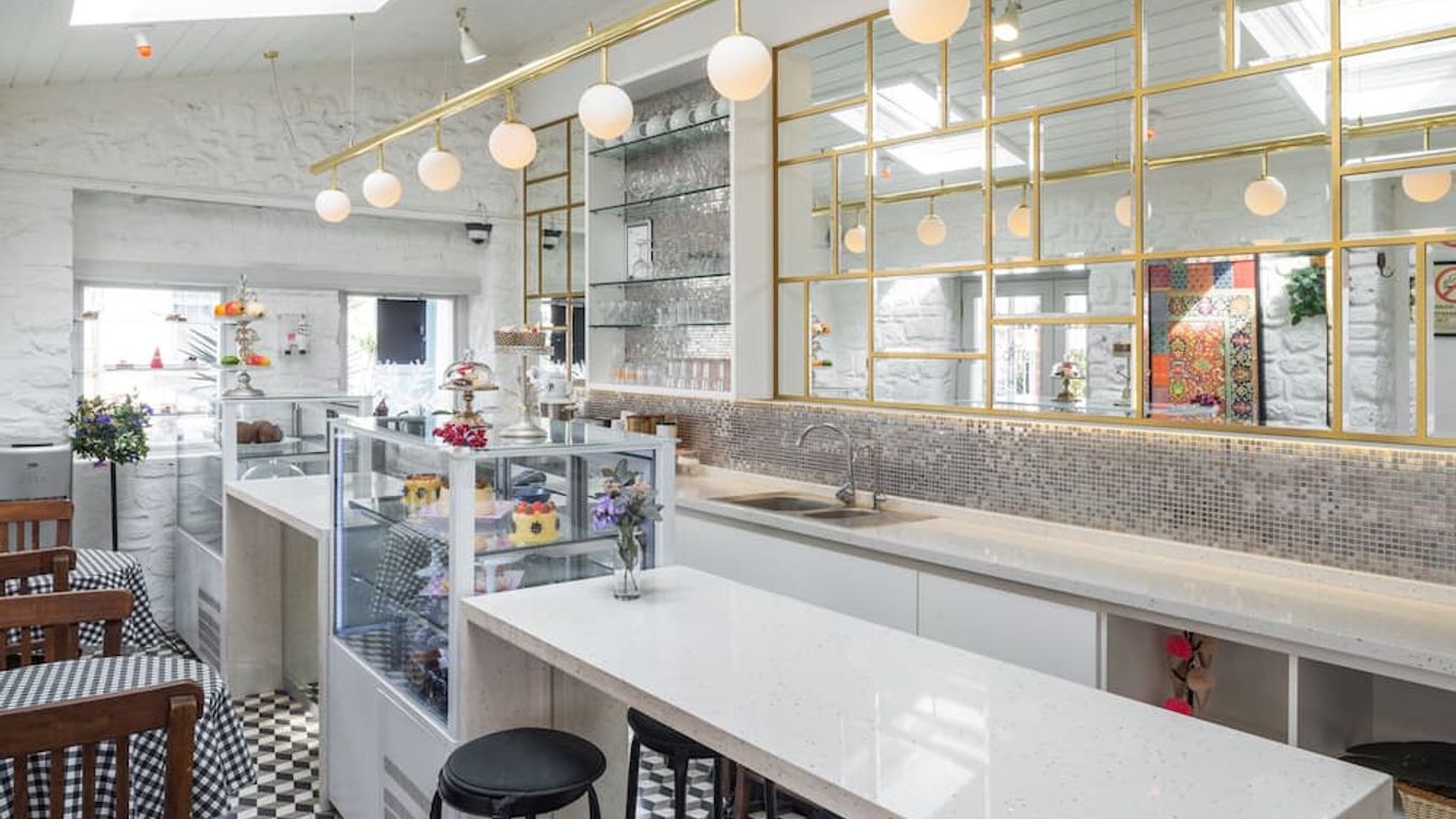 Delight Deluxe Hotel & Spa