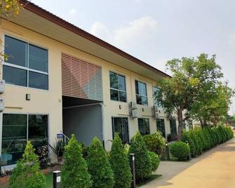 Taamjai Resort - Nakhon Phanom - Building