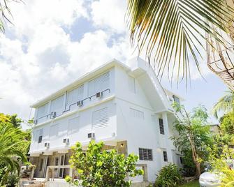 Vieques Tropical Guest House - Vieques - Building