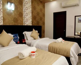 Oyo Rooms Mall Road Cantonment - Benarés - Habitación