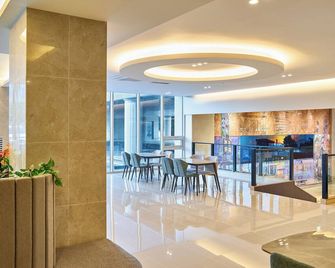 Hotel Sol Lavue - Gangneung - Salónek