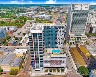 Sunset Views from a Stylish 1BR High Rise in Tampa - Tampa - Gebäude