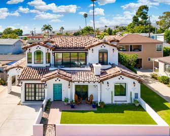 Inviting 3BR Space with Firepit - San Clemente