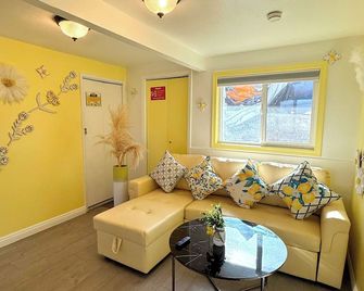Lemon Studio with Mountain view - Rosemead - Living room