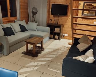 'Chalet des Brocards at the foot of the Ballon d'Alsace, pets welcome! - Saint-Maurice-sur-Moselle - Salon