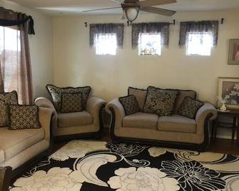 Completely furnished home - Surprise - Salon