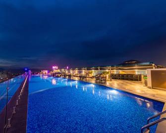 Ninh Binh Legend Hotel - Ninh Binh - Pool