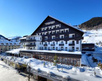 Hotel Post - זנקט אנטון אם ארלברג - בניין
