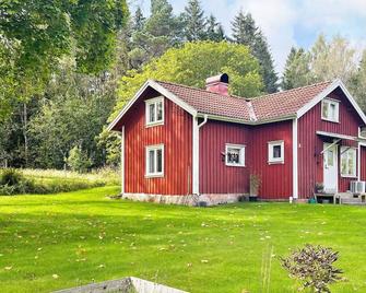 6 Person Holiday Home in Bralanda - Brålanda - Edificio