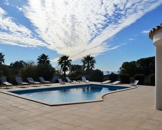 Casa Cama da Vaca - Praia da Luz - Piscina