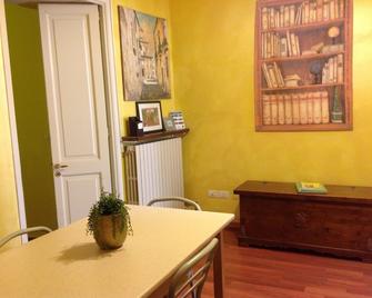 B&B La Corte Lecce - Lecce - Phòng ăn