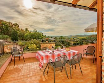 Air-conditioned Flat With Pool and Wellness Area - Ravigliano - Balcón