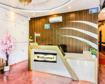 Guest Inn Hospitality - Mumbai - Front desk
