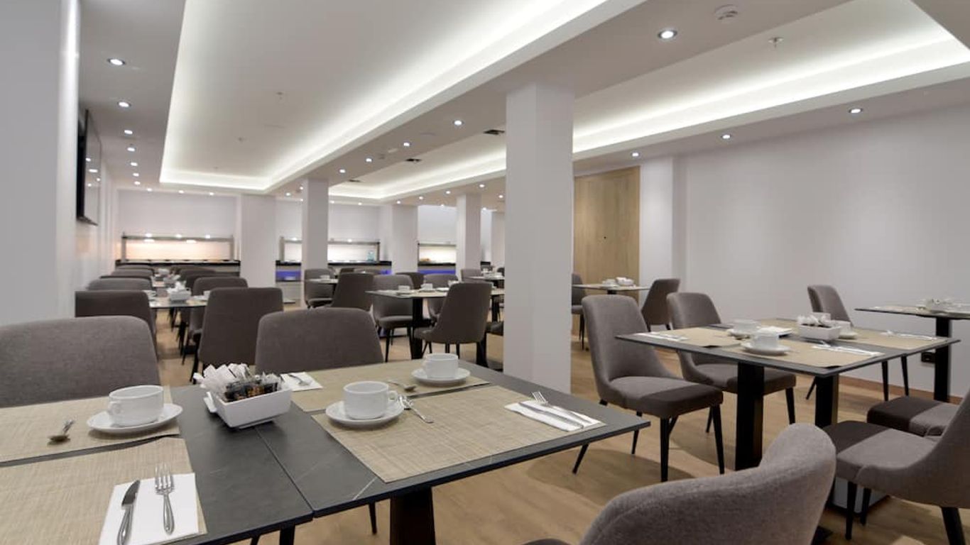 AHM Aparthotel Marcenado