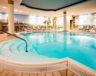 克魯格中央酒店 - 羅斯托克 - 羅斯托克 - 游泳池