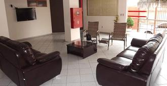 Hotel Alfa de Bauru Ltda - Bauru - Sala de estar