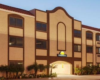 Days Inn by Wyndham Alhambra CA - Alhambra - Edificio