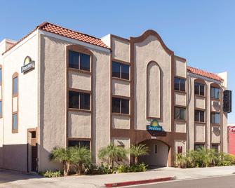 Days Inn by Wyndham Alhambra CA - Alhambra - Bâtiment