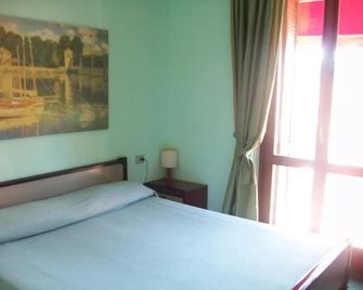 Hotel Meublé Moderno - Laveno-Mombello