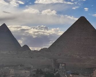 Pyramids kingdom - guest house - Cairo