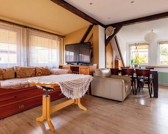 Płowce 24 Guest Spot No. 5 - Gdansk - Olohuone