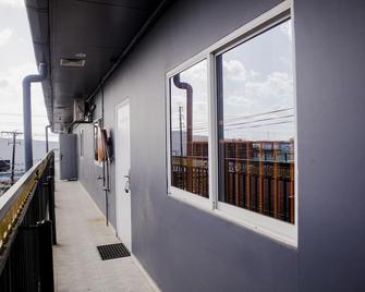 هابي هوليدايز ريزيدنسيز - باراماريبو - شرفة