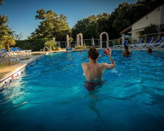 Camping Les Genêts d'Or - Bagnols-sur-Cèze