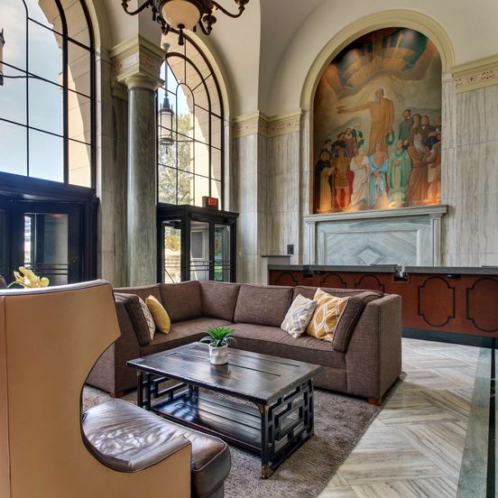 Lobby view of Drury Plaza Hotel Cleveland Downtown