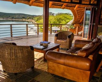 Buffelsdrift Game Lodge - Oudtshoorn - Balcony