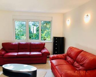 Joy City Stay George Enescu 12 - Timisoara - Living room