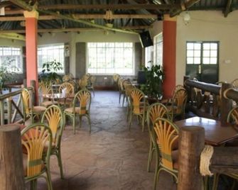 Trotters Hotel - Kabati - Restaurante