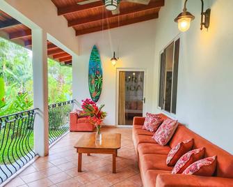 Slow M'Ocean in the Heart of Manuel Antonio 3 bed 3 bath - Manuel Antonio - Sala de estar