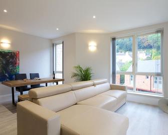 Railway Apartments - Stroud - Living room