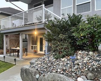 3 Bedroom 2 Baths & Parking Great Vancouver - Surrey - Bâtiment