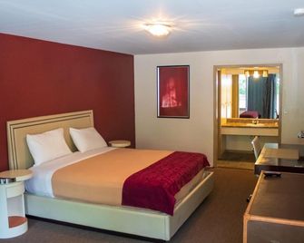 The Grand Motel - Macon