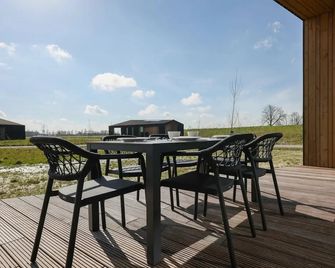Holiday Home Wissenkerke Near Nature Reserve - Wissenkerke - Patio