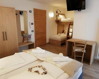 Le 4 Stagioni - Cavedago - Schlafzimmer