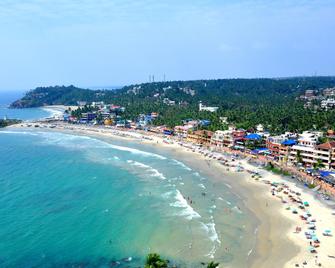 Unwind Hotels And Resorts - Kovalam - Beach