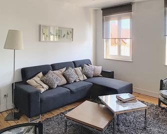 Charming gîte, air conditioning, free parking, welcome by the owner. - Estrasburgo - Sala de estar