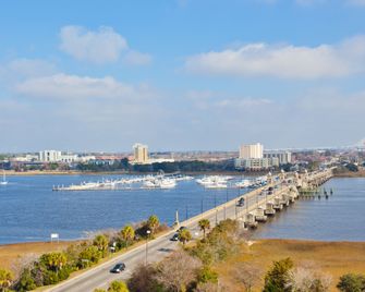 Holiday Inn Charleston-Riverview By IHG - צ'רלסטון - בניין