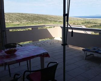 One bedroom apartment with terrace and sea view Kolan, Pag (A-16482-a) - Kolan - Balcony